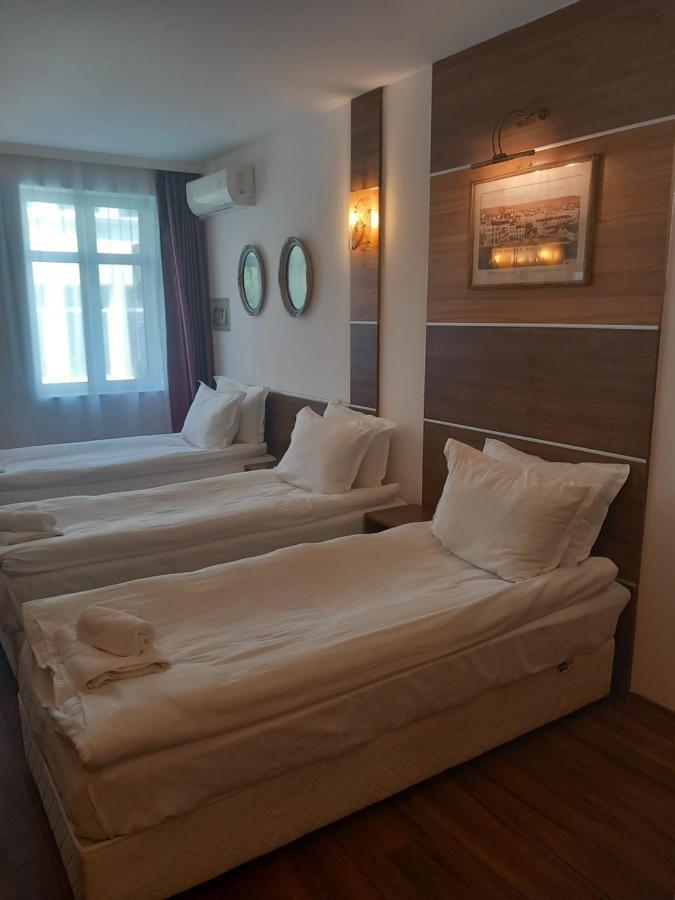 Three Dolphins Hotel With Rooftop Terracе Варна Екстер'єр фото